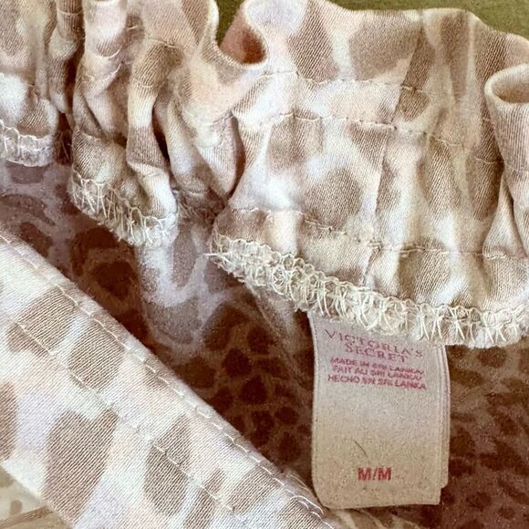 Victoria’s Secret Cheetah print satin sleep shorts M - Picture 3 of 3